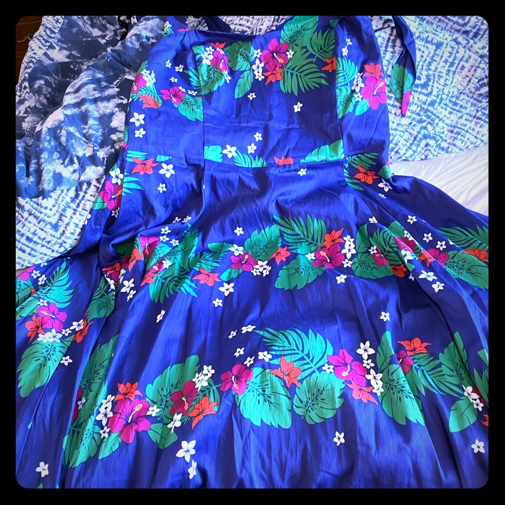 Plus size repro tiki dress